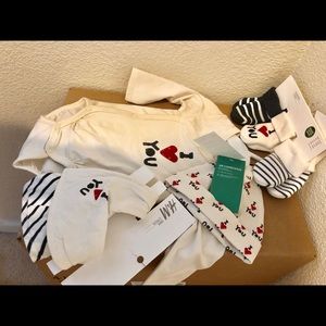 Never worn “I Love You” Organic, new born set.